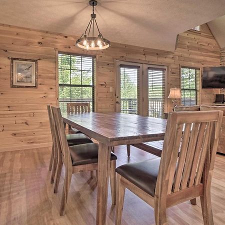 Rustic Pigeon Forge Home With Private Hot Tub! Екстер'єр фото