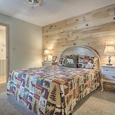 Rustic Pigeon Forge Home With Private Hot Tub! Екстер'єр фото