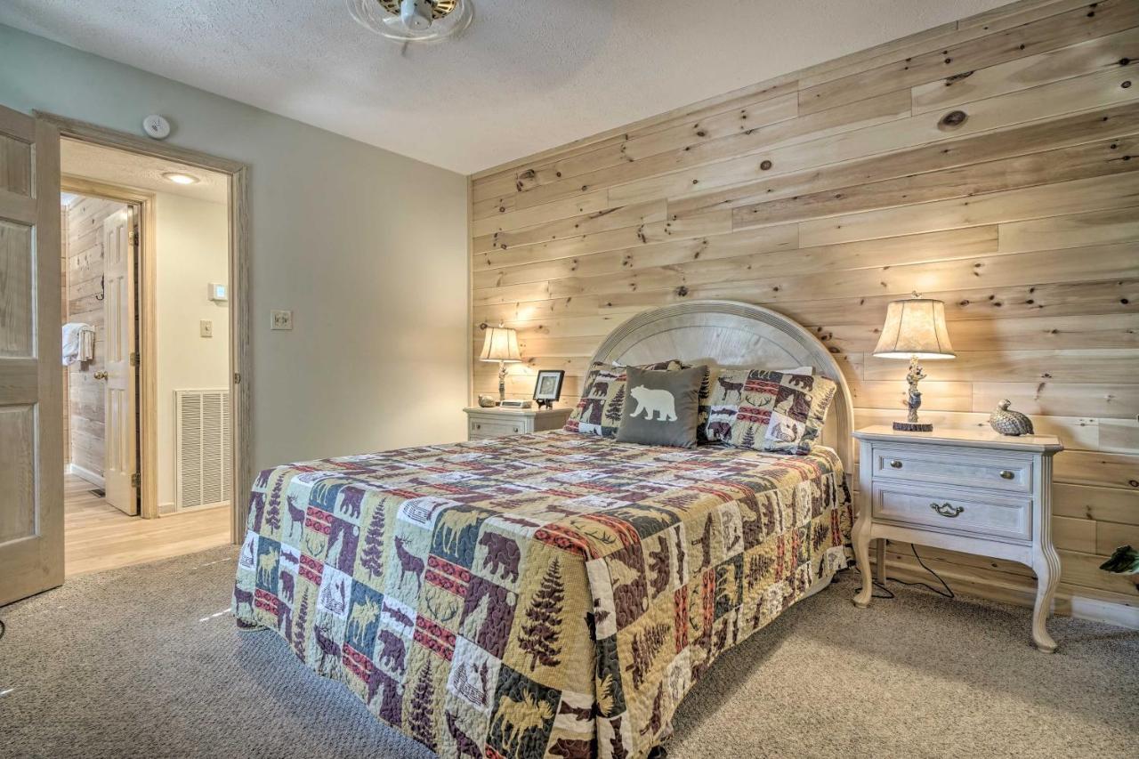 Rustic Pigeon Forge Home With Private Hot Tub! Екстер'єр фото
