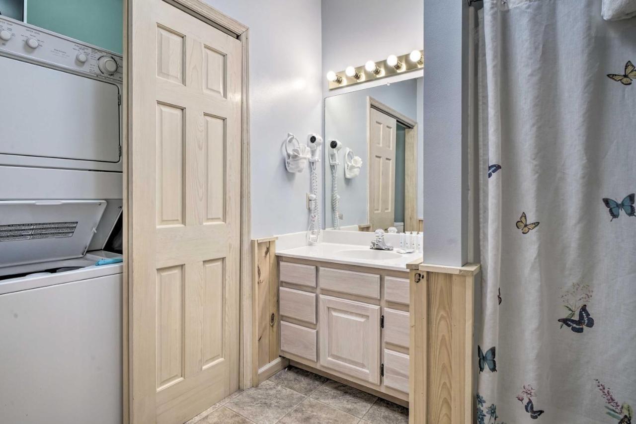 Rustic Pigeon Forge Home With Private Hot Tub! Екстер'єр фото