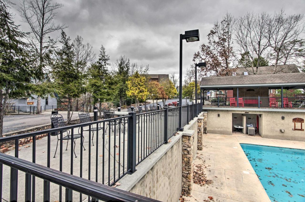 Rustic Pigeon Forge Home With Private Hot Tub! Екстер'єр фото