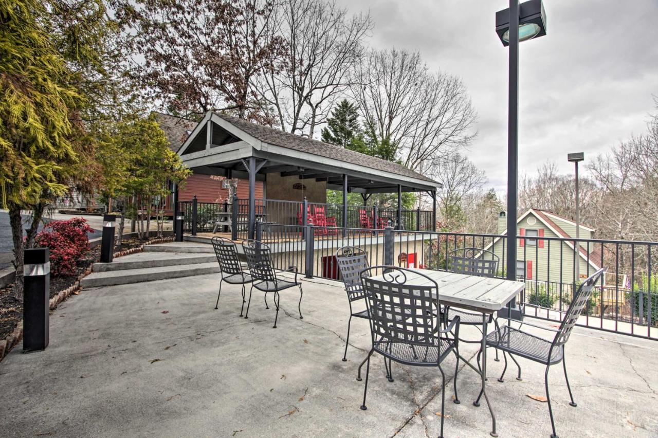 Rustic Pigeon Forge Home With Private Hot Tub! Екстер'єр фото